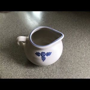 PFALTZGRAFF Yorktowne Pattern Gravy Boat.  Excellent Condition.